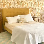 Chateau De Gouyas Bed & Breakfast Montagrier