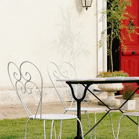 Bed & Breakfast Chateau De Gouyas