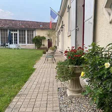 Bed & Breakfast Chateau De Gouyas Montagrier