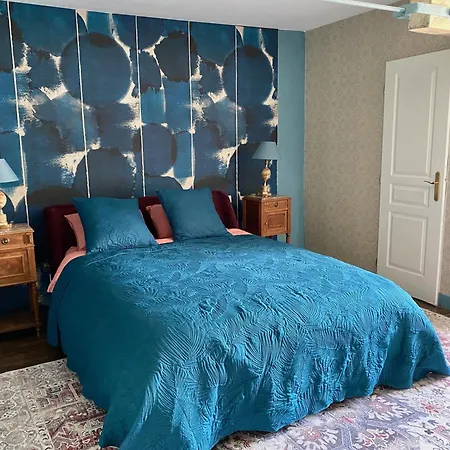 Chateau De Gouyas 3*