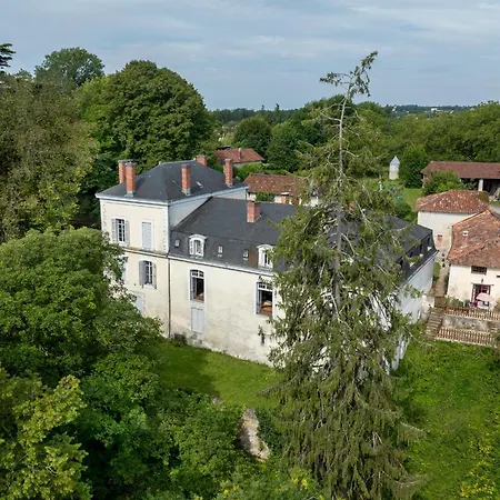 Bed & Breakfast Chateau De Gouyas