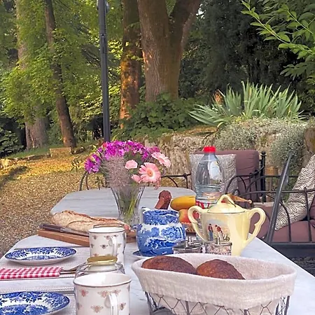 Alojamento de Acomodação e Pequeno-almoço Château De Gouyas