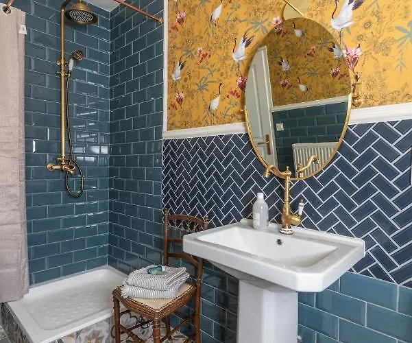 Alojamento de Acomodação e Pequeno-almoço Château De Gouyas 3*