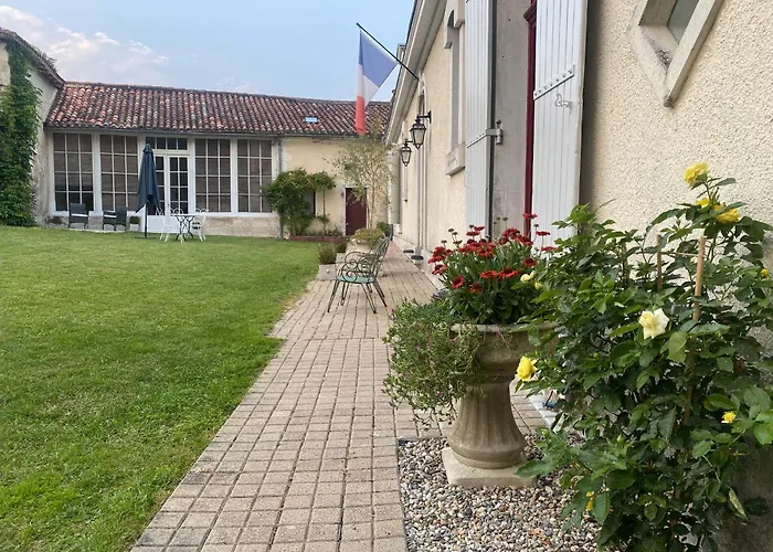 Bed & Breakfast Chateau De Gouyas Montagrier