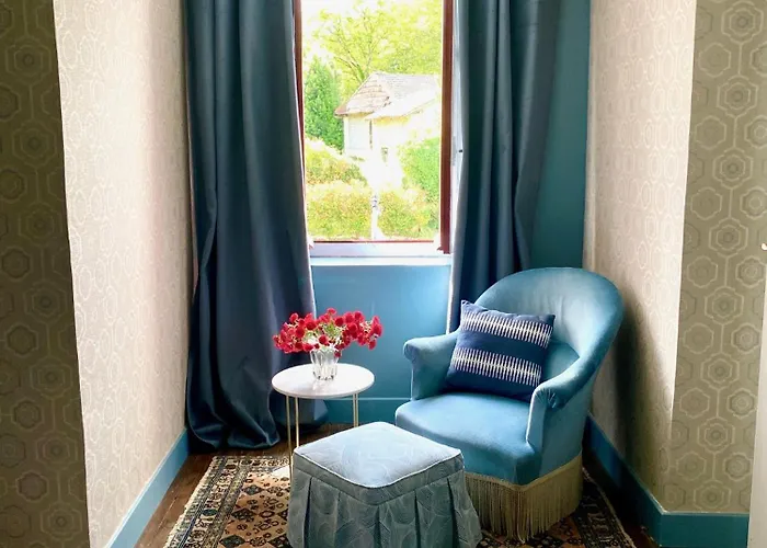 Chateau De Gouyas Bed & Breakfast